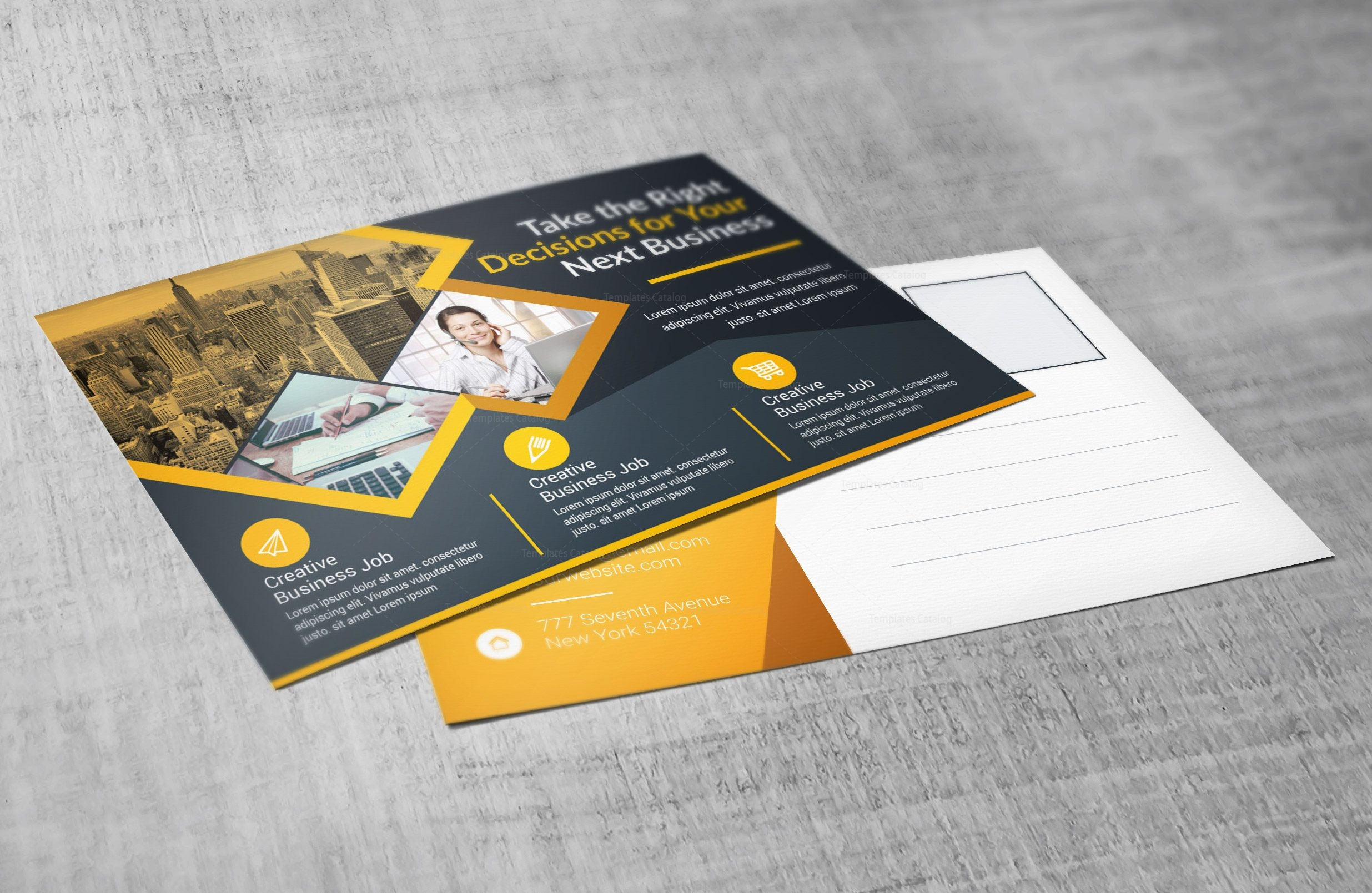 What are the benefits of using brochures for marketing?